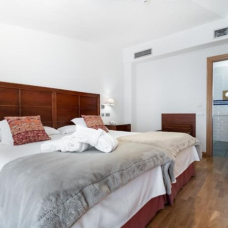 Hotel Villa Virginia Sabiñánigo Eksteriør bilde