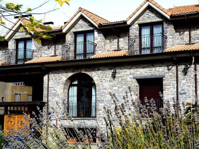 Hotel Villa Virginia Sabiñánigo Eksteriør bilde