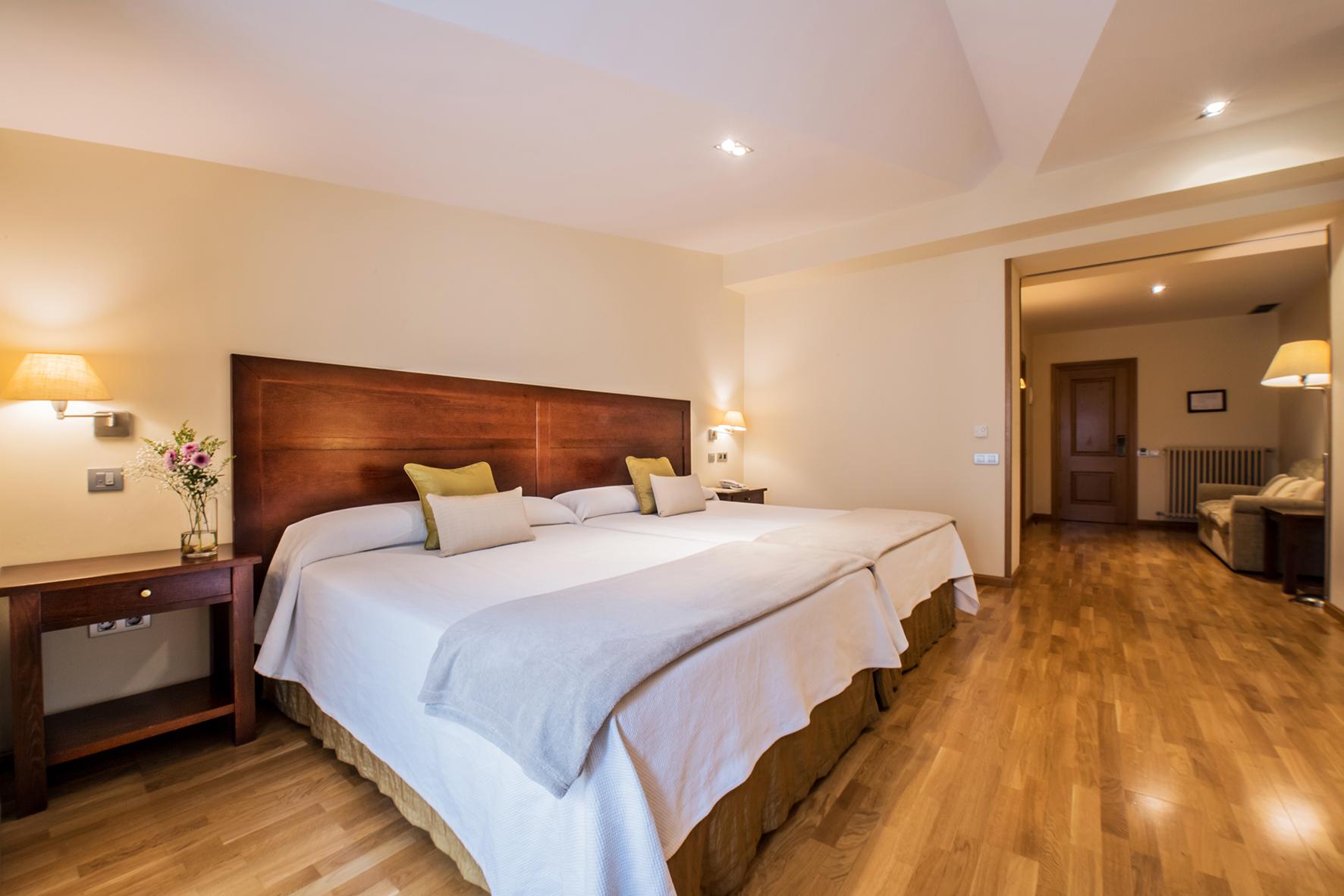 Hotel Villa Virginia Sabiñánigo Eksteriør bilde