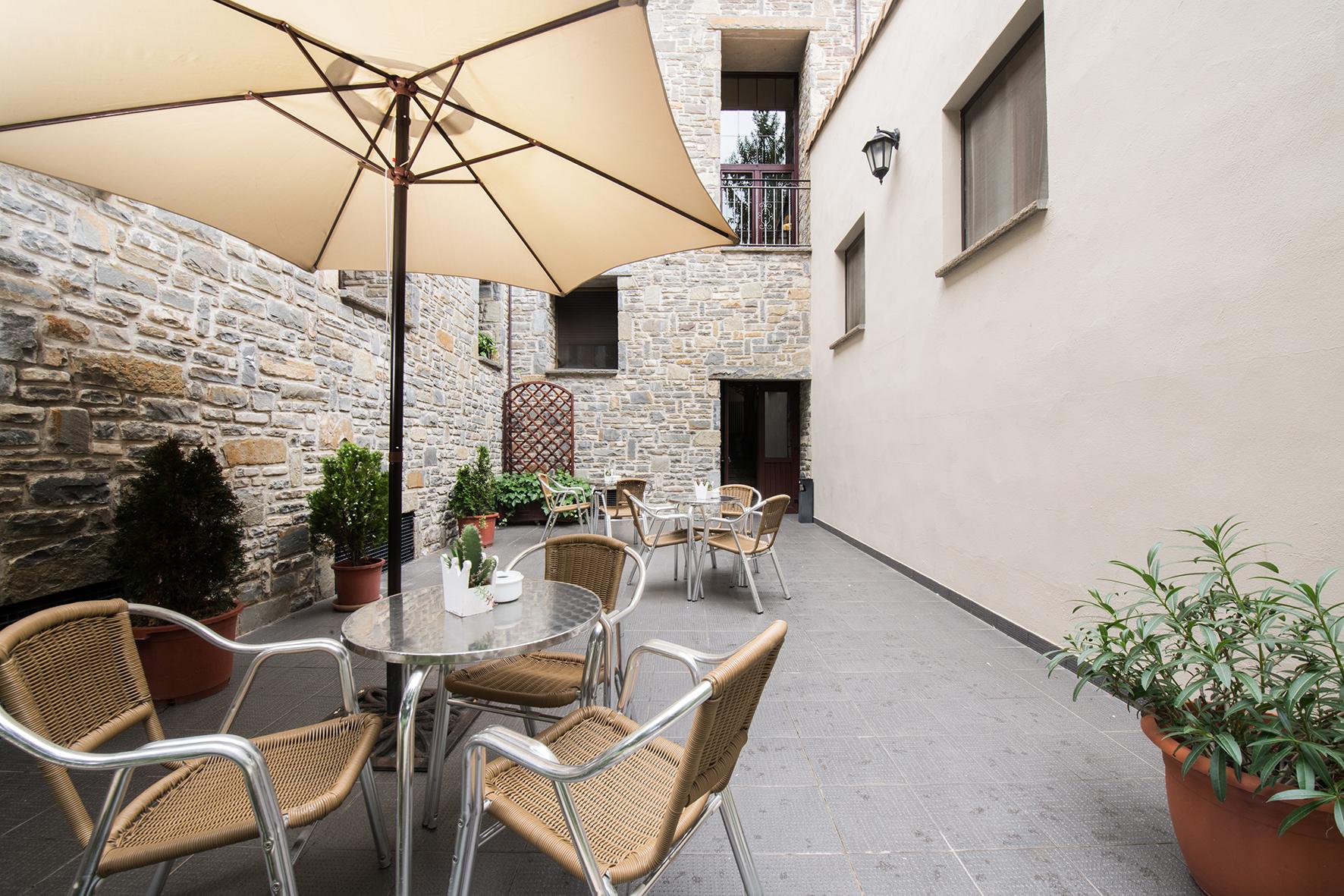 Hotel Villa Virginia Sabiñánigo Eksteriør bilde